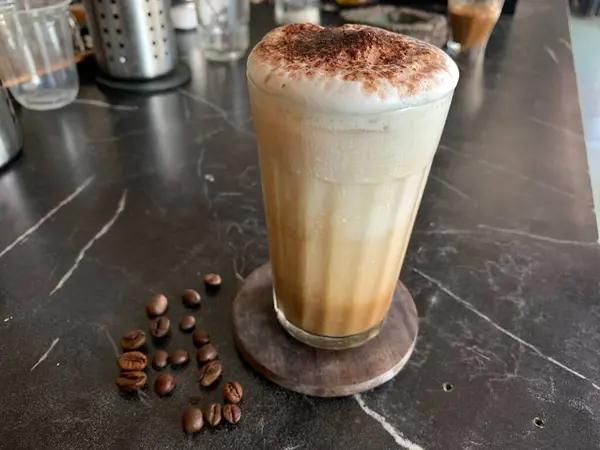 Savoring the Moment: Why VICoffee Bar is the Perfect Spot for Relaxation